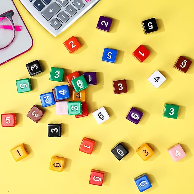 Poen 100 Pcs 16mm Dice Set Bulk, 6 Sided Standard Colored Dices with Numbers, D6 Polyhedral Games Dice for Board Games, Parties (Solid Color)